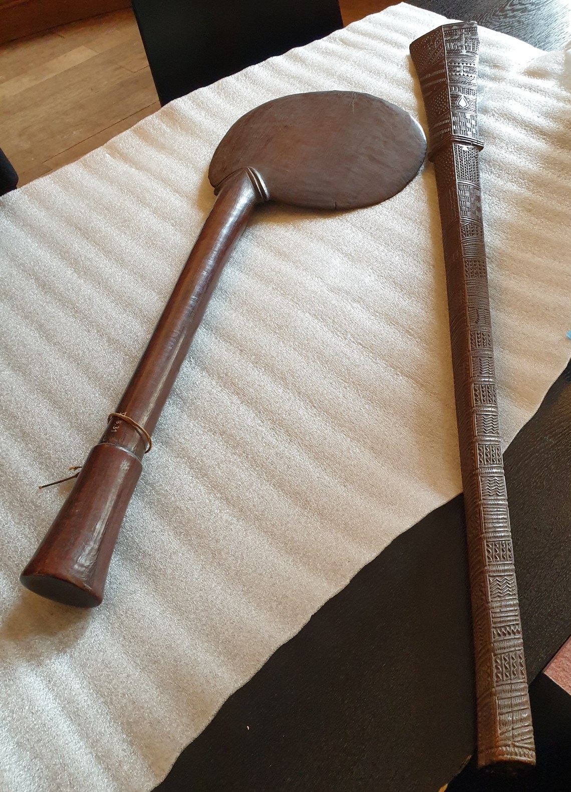 5 casse tête tonga apa'apai et massue Nelle Caledonie