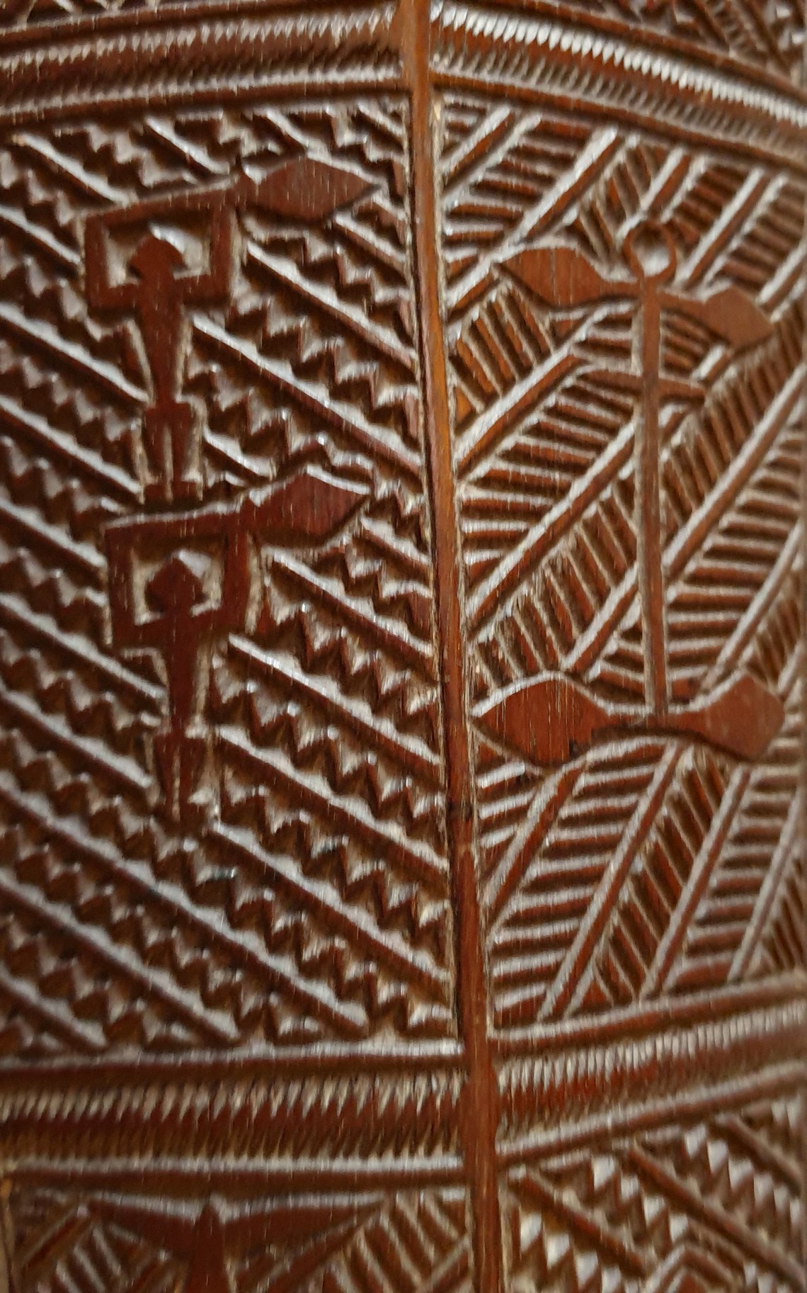 7 casse-tête tonga détail ancre et personnages